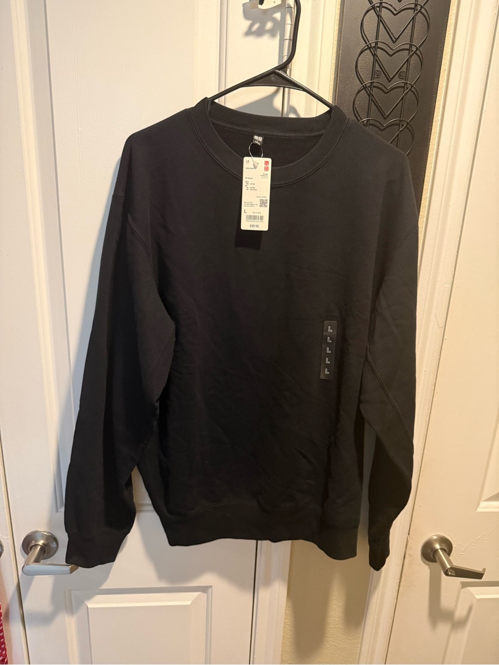 Uniqlo Black Crewneck Pullover